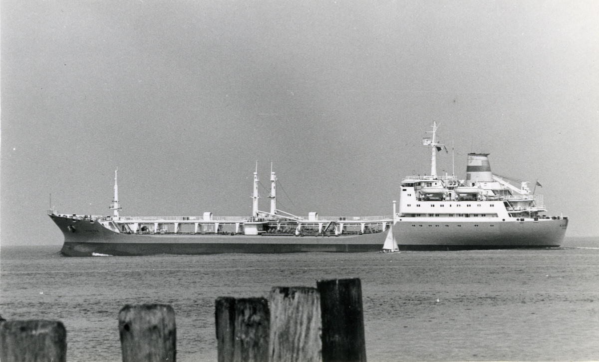 Ägare:/1977-  /: Navigation Maritime Bulgare. Hemort: Burgas.
