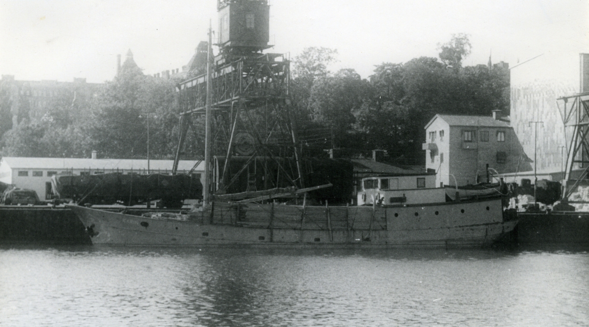 Ägare:/1942-44, 194 -46/: O/Y Ylva AB. Hemort: Borgå.