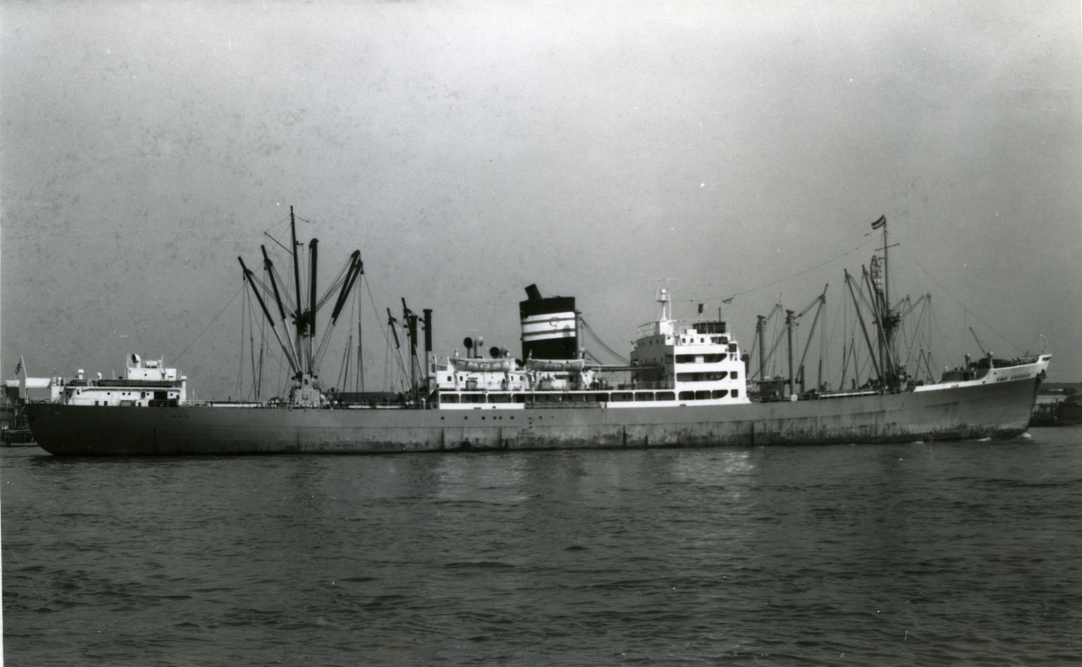 Ägare:/1967-73/: Astro Tridente Compania Naviera S.A. Hemort: Peiraievs.