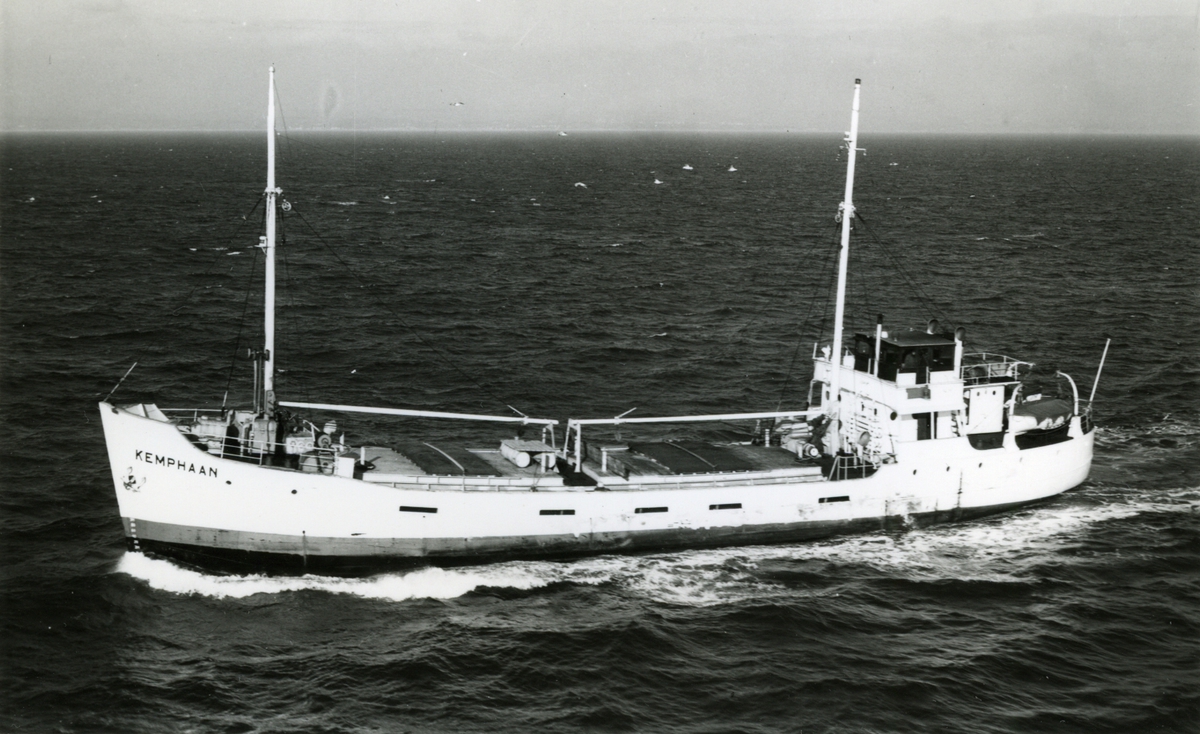Ägare:/1936-40/: L.J. Kas. Hemort: Delfzijl. /1945-56/: N.V. Vola Transport Maatschappij. Hemort: Rotterdam.