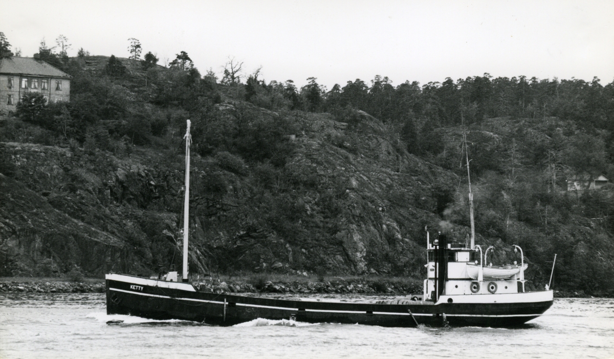 Ägare:/1968-74/: AB Sjölinjer. Hemort: Visby.