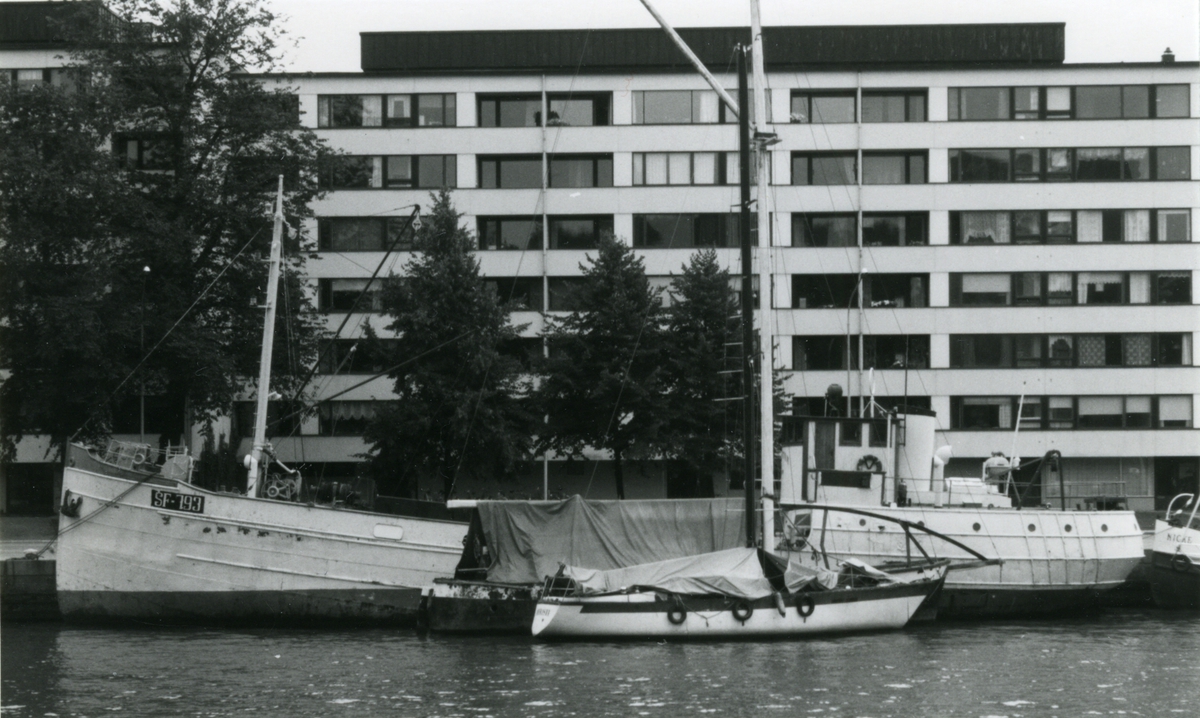 Ägare:/1986-  /: Congo O/Y. Hemort: Kustavi.