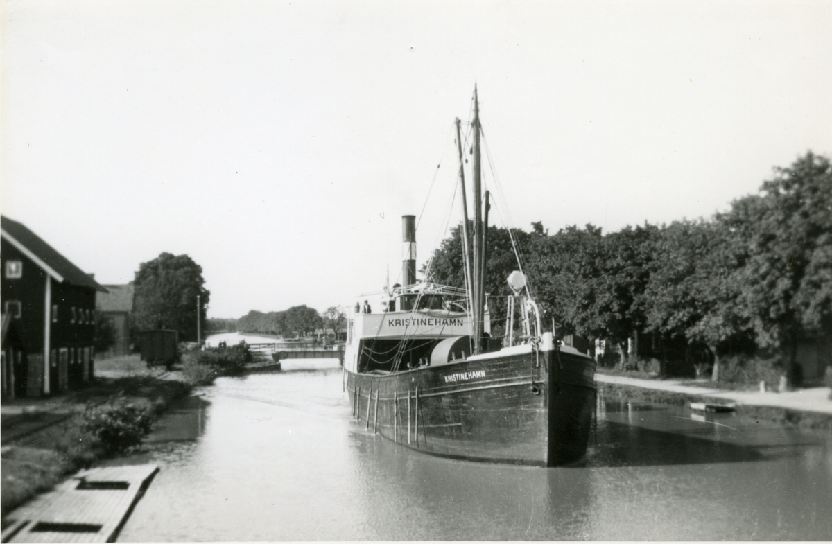 Ägare:/1920-49/: Ångfartygs AB Göta Kanal. Hemort: Göteborg.