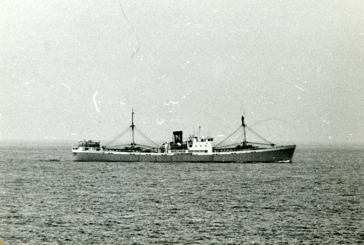 Ägare:/1963-77/: Kyra Maritime S.A. Hemort: Peiraievs.