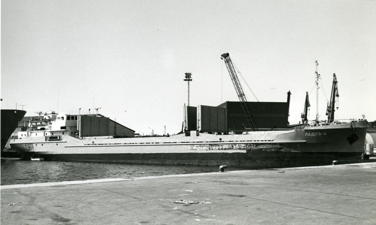 Ägare:/1973-91/: S.S.S.R. Hemort: Leningrad.