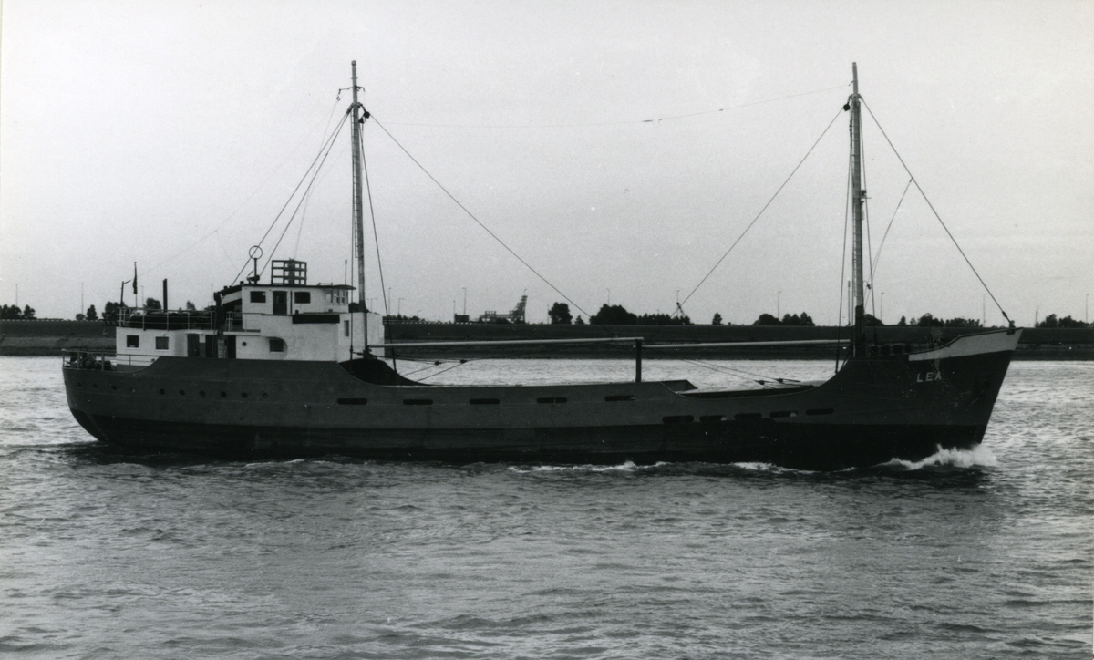 Ägare:/1955-72/: L. van der Veen. Hemort: Groningen.