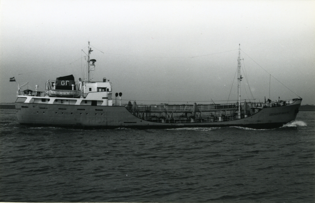 Ägare:/1960-75/: Gebr. Broere N.V. Hemort: Dordrecht.