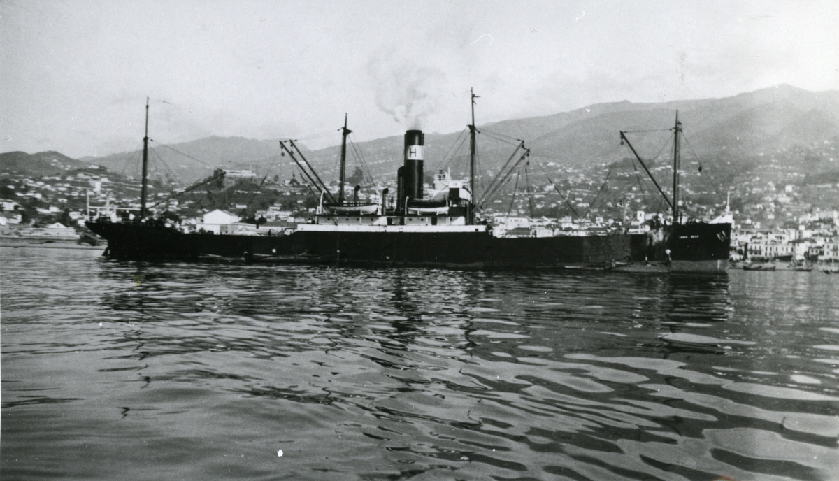 Ägare:/1922-42/: Holmens Bruks & Fabriks AB. Hemort: Norrköping.