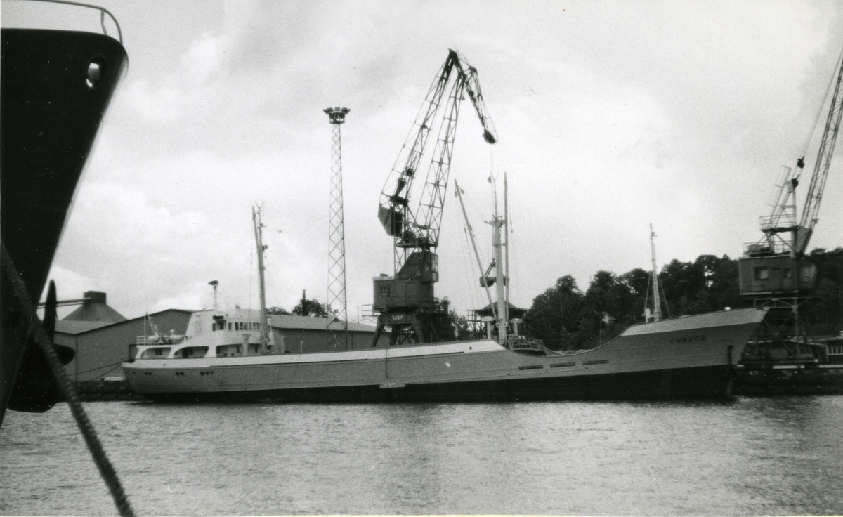 Ägare:/1975-77/: Partenreederei M/S Lubeca. Hemort: Lübeck.