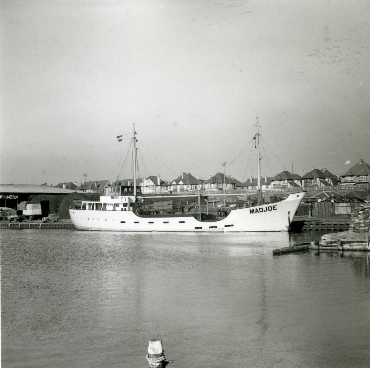 Ägare:/1947-52/: J. Bakker. Hemort: Veendam.