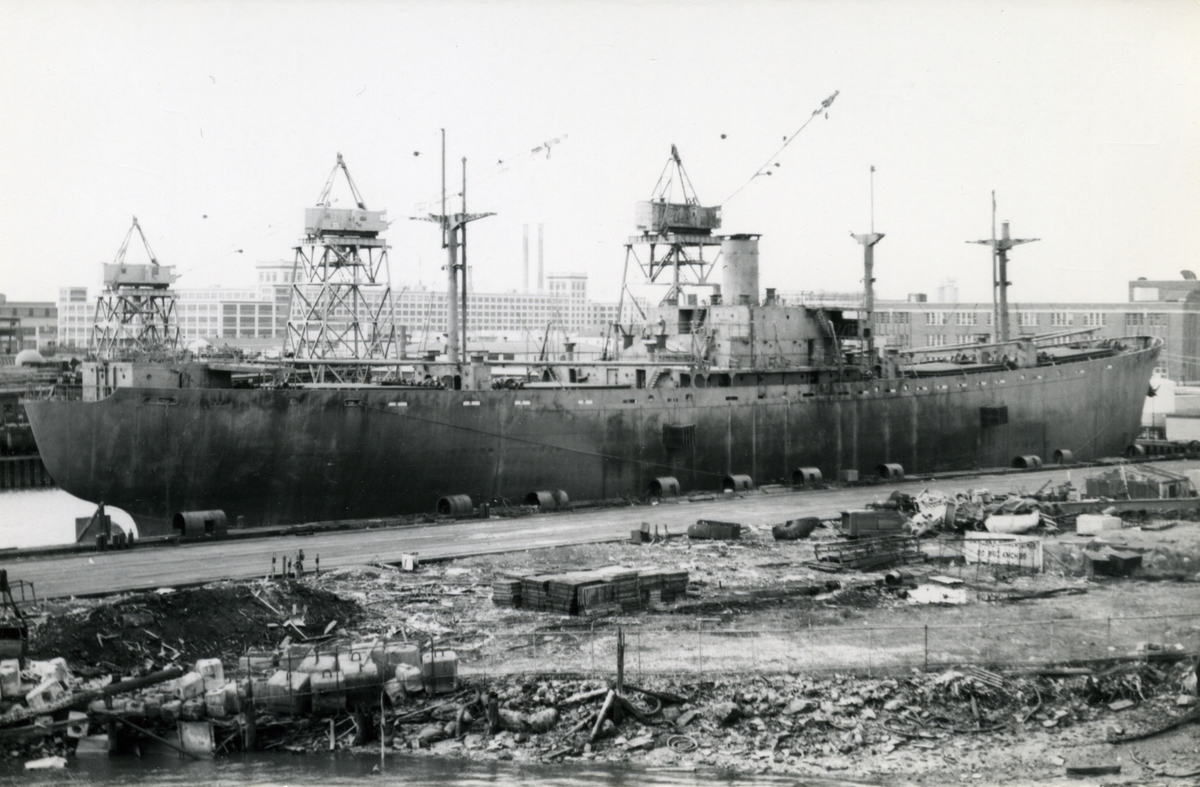 Ägare:/1942-70/: Amerikanska staten. Hemort: Los Angeles.