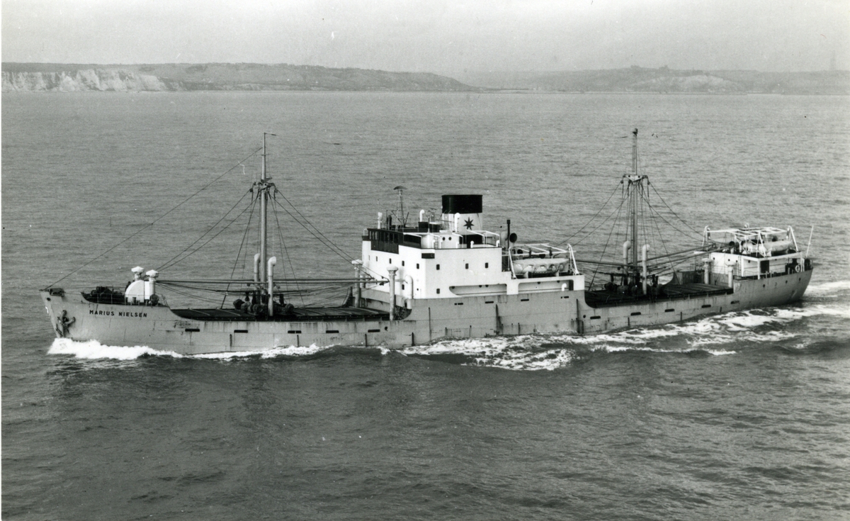 Ägare:/1954-70/: Dampskibs A/S Progress. Hemort: Köpenhamn.