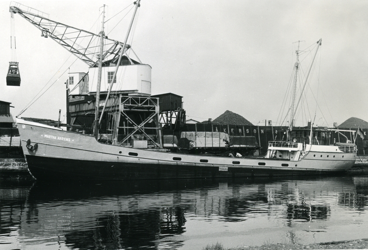 Ägare:/1939-65/: Adolf Ahrens. Hemort: Hamburg.