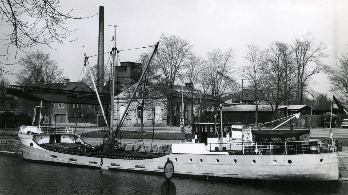 Ägare:/1964-71/: Hans Groth & Hajo Groth. Hemort: Hamburg.