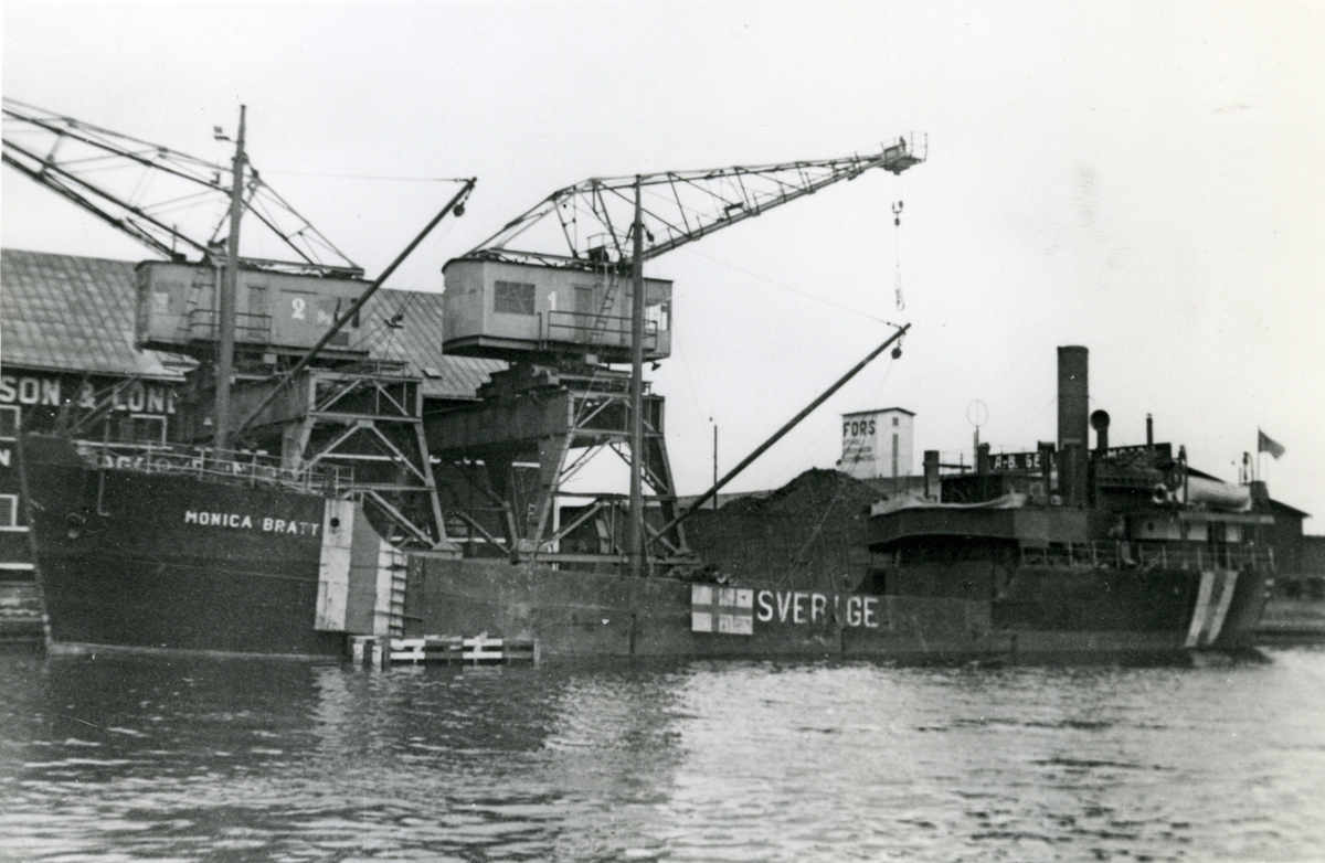 Ägare:/1941-43/: Ångfartygs AB Östersjön. Hemort: Göteborg.