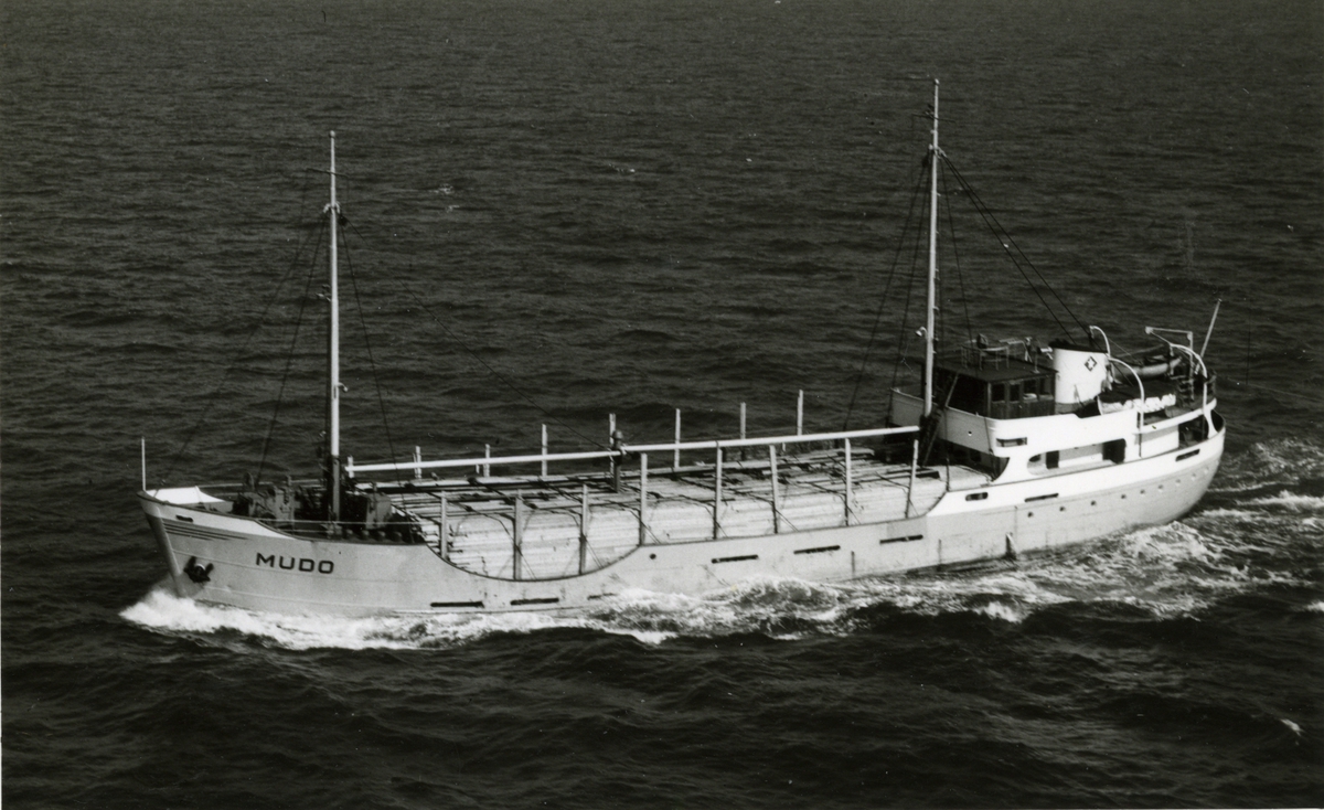 Ägare:/1950-57/: Sjoerd Dost. Hemort: Groningen.