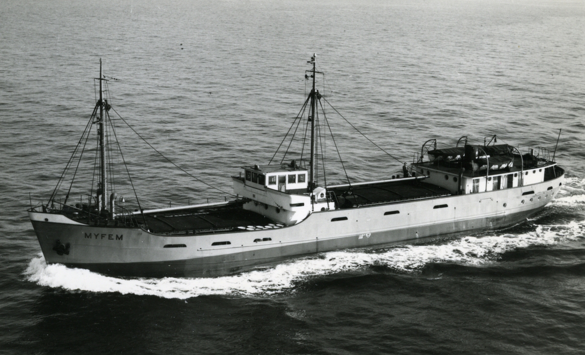 Ägare:/1952-66/: D. Lijnzaad N.V. Transport & Handel Maatschappij. Hemort: Rotterdam.