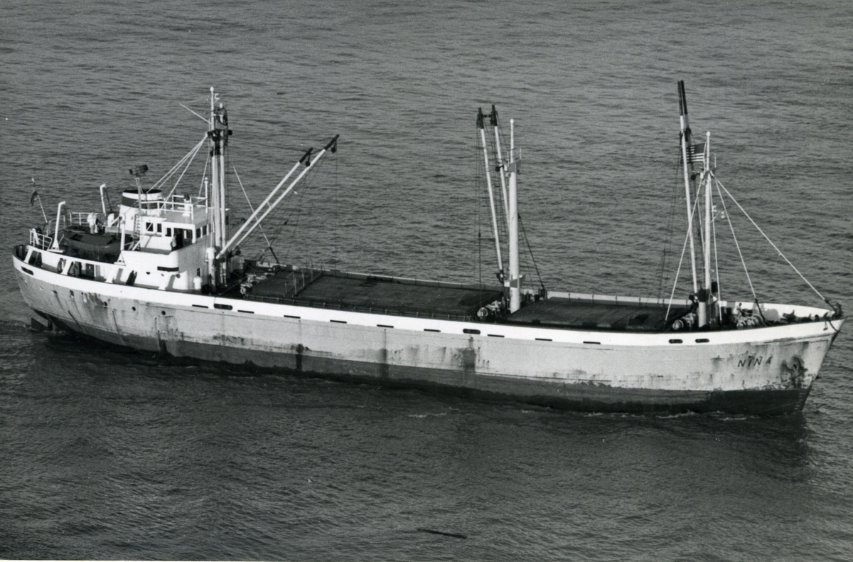 Ägare:/1965-75/: N.V. Motorscheepvaart Maatschappij Columbus. Hemort: Willemstad.