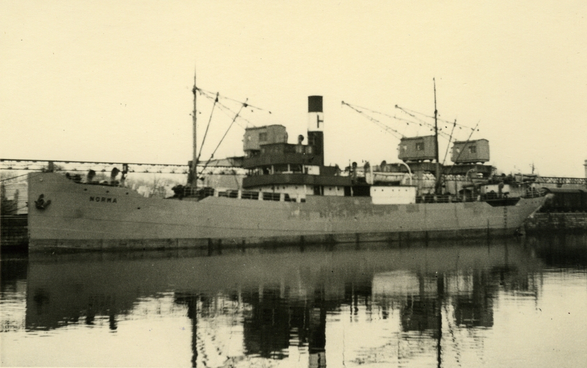 Ägare:/1921-60/: Rederi AB Höganäs. Hemort: Höganäs.