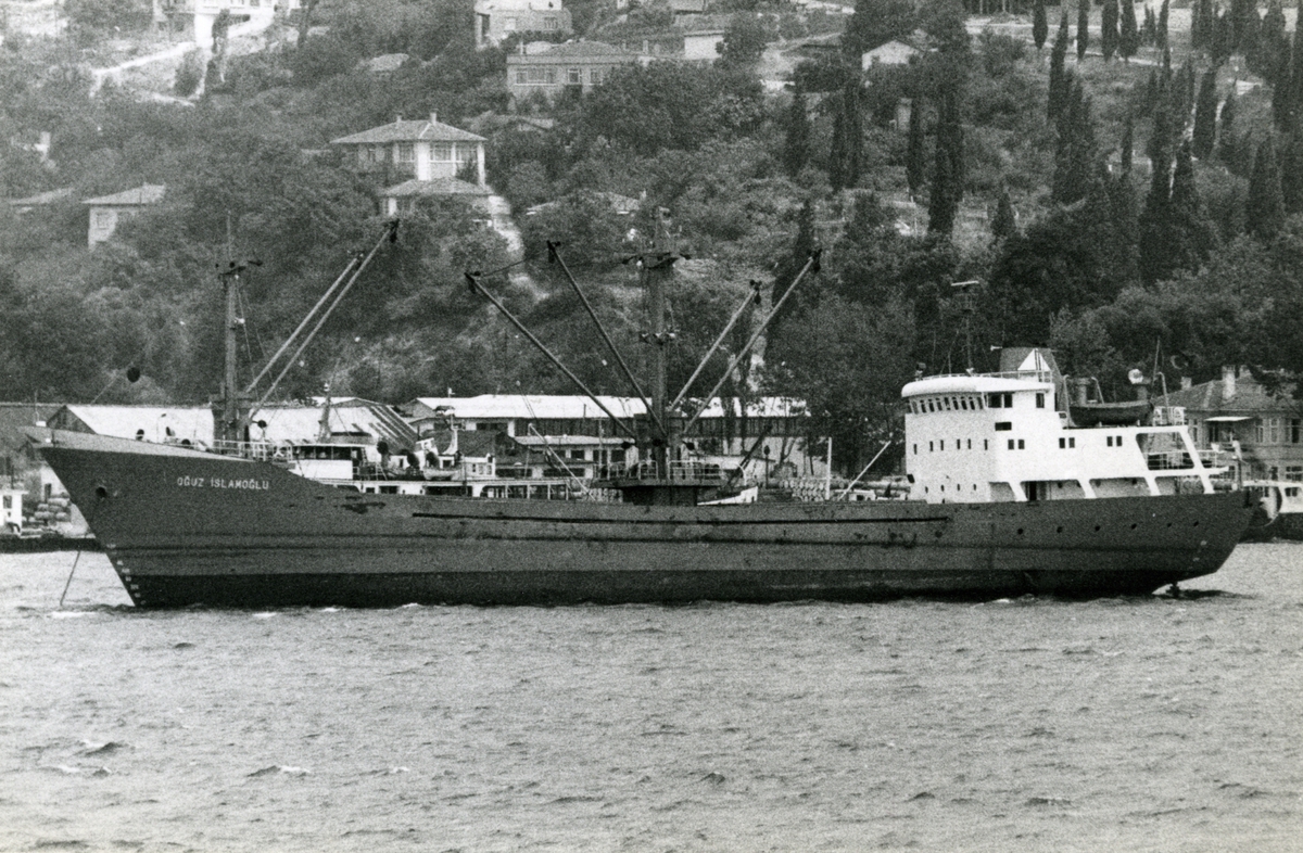 Ägare:/1975-84/: Asim Islamoglu. Hemort: Istanbul.