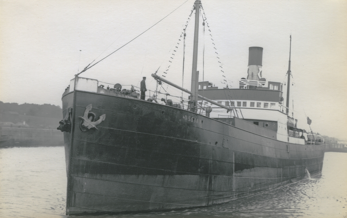 Ägare:/1921-41/: Rederi AB Alfa. Hemort: Helsingborg.