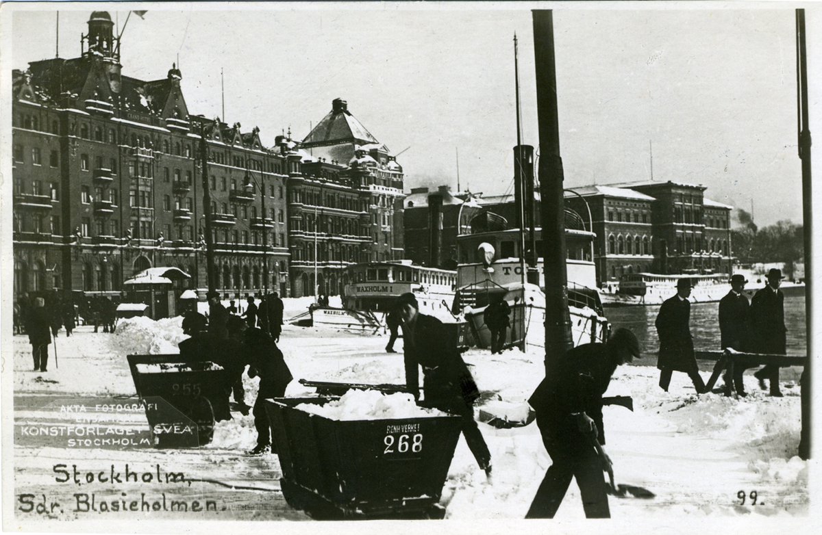 Stockholm, Sdr. Blasieholmen
Äkta fotografi. Ensamrätt Konstförlaget Svea, Stockholm.
99