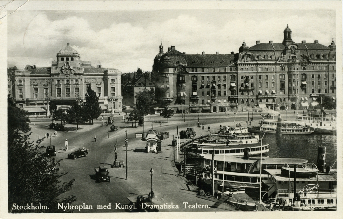 Stockholm. Nybroplan med Kungl. Dramatiska Teatern.