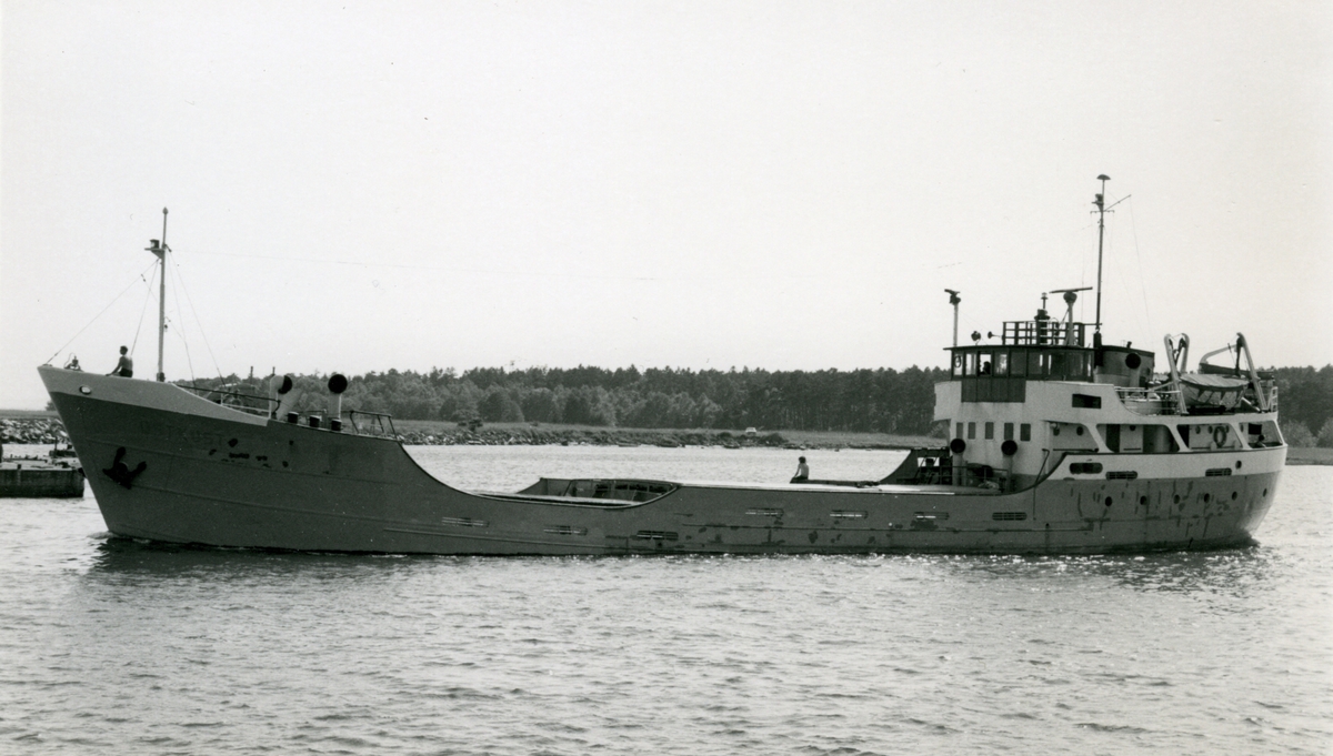 Ägare:/1969-78/: ett partrederi, Huvudredare: Holger Andersson. Hemort: Kårö.
