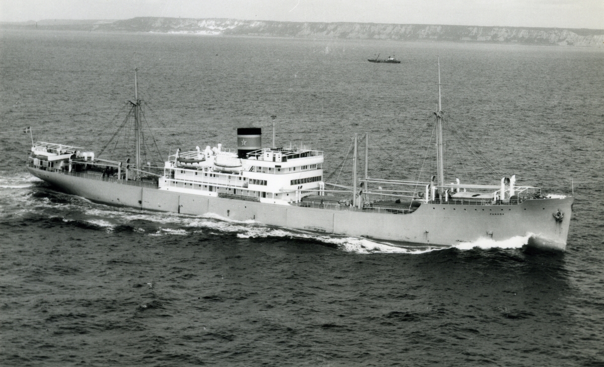Ägare:/1945-71/: Rederi AB Nordstjernan. Hemort: Stockholm.