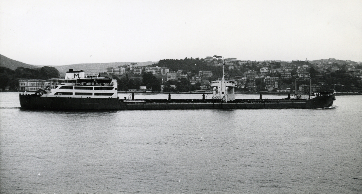 Ägare:/1970-74/: Luna IV Compania Naviera S.A. Hemort: Peiraievs.
