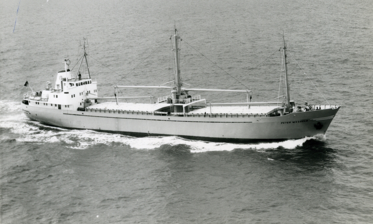 Ägare:/1966-75/: Emder Bugsier- & Bergungsgeschäft P.W. Wessels Wwe. Hemort: Emden.