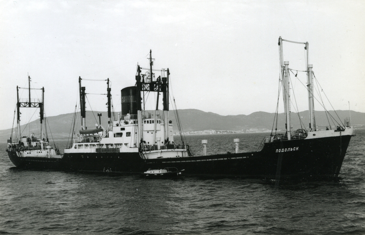 Ägare:/196 -80/: S.S.S.R. - Lithuanian Shipping Co. Hemort: Klaipeda.