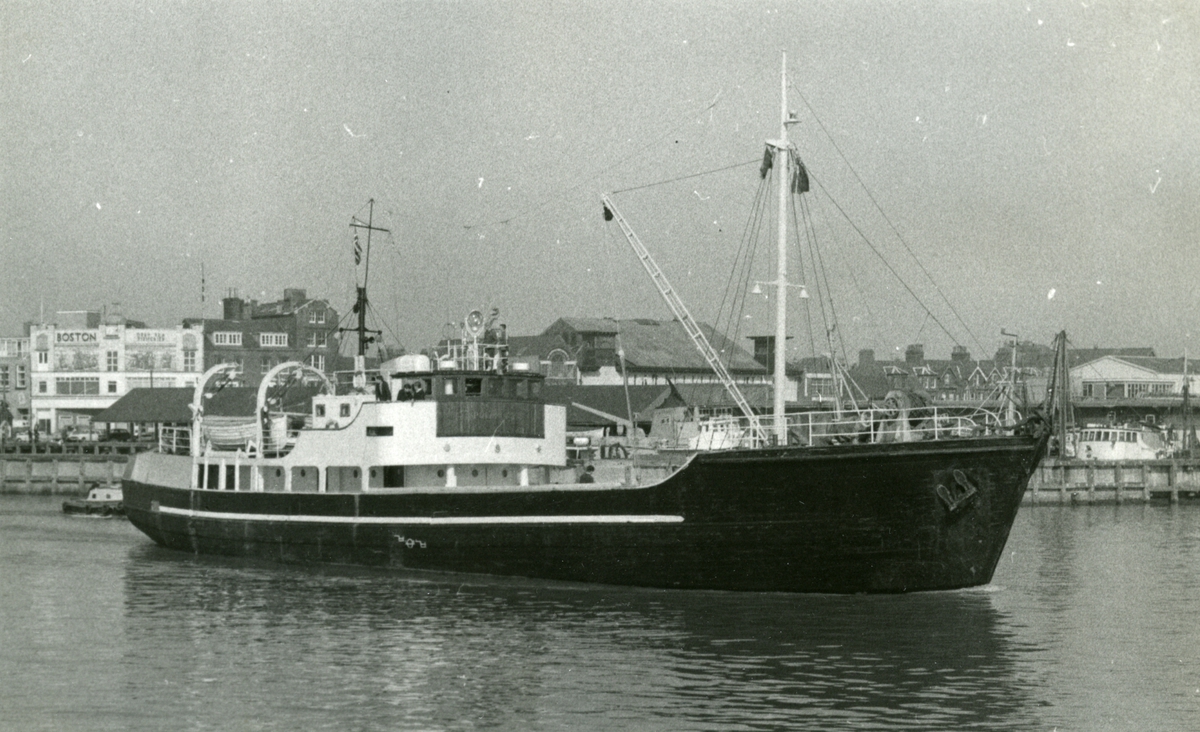 Ägare:/1946-52/: Rederiet Fiskefart A/S. Hemort: Bergen.