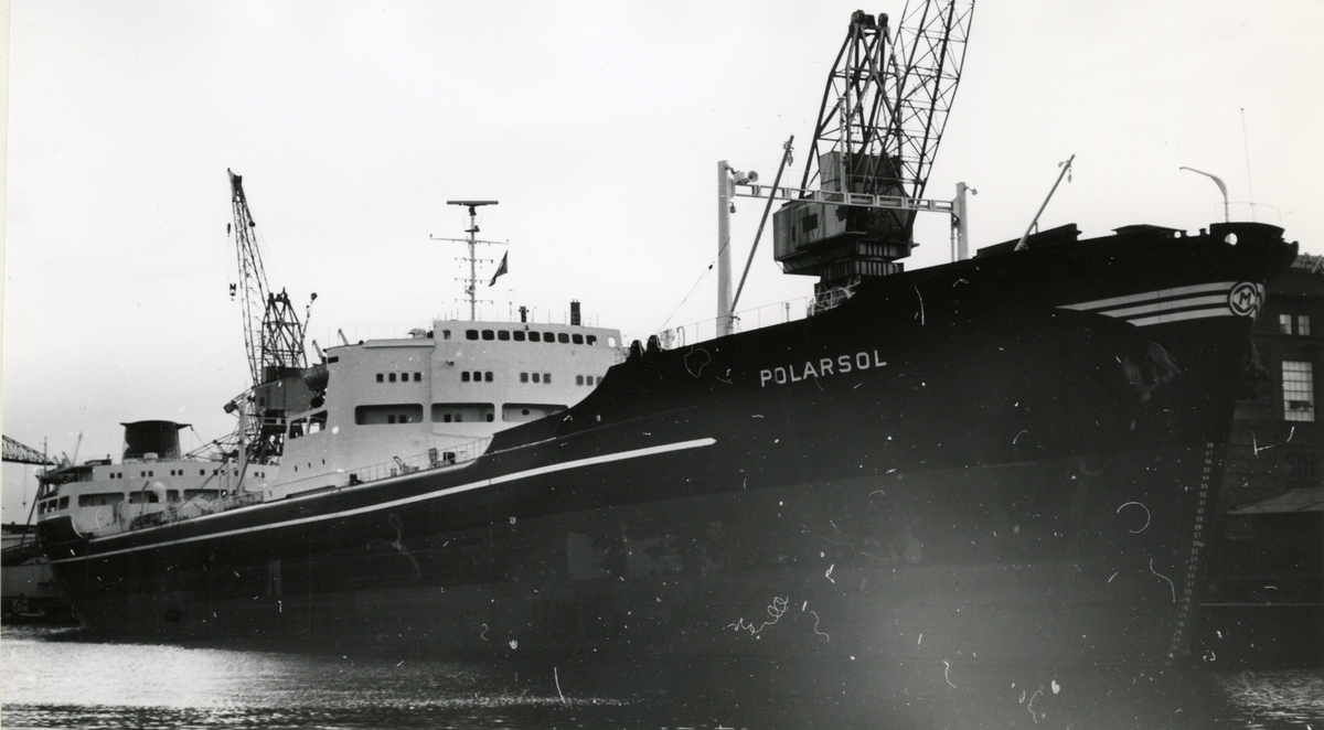 Ägare:/1960-72/: Hvalfangerselskapet Polaris A/S. Hemort: Larvik.