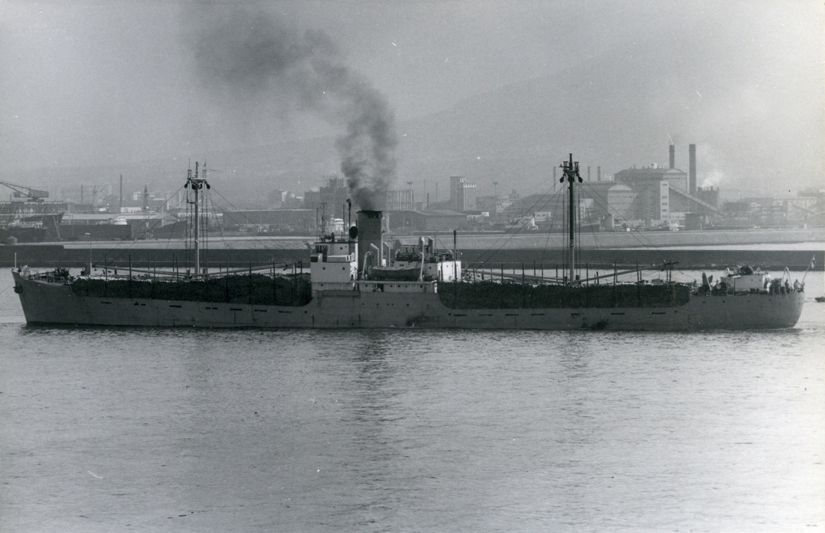 Ägare:/1961-73/: Ångfartygs AB Alfa. Hemort: Mariehamn.