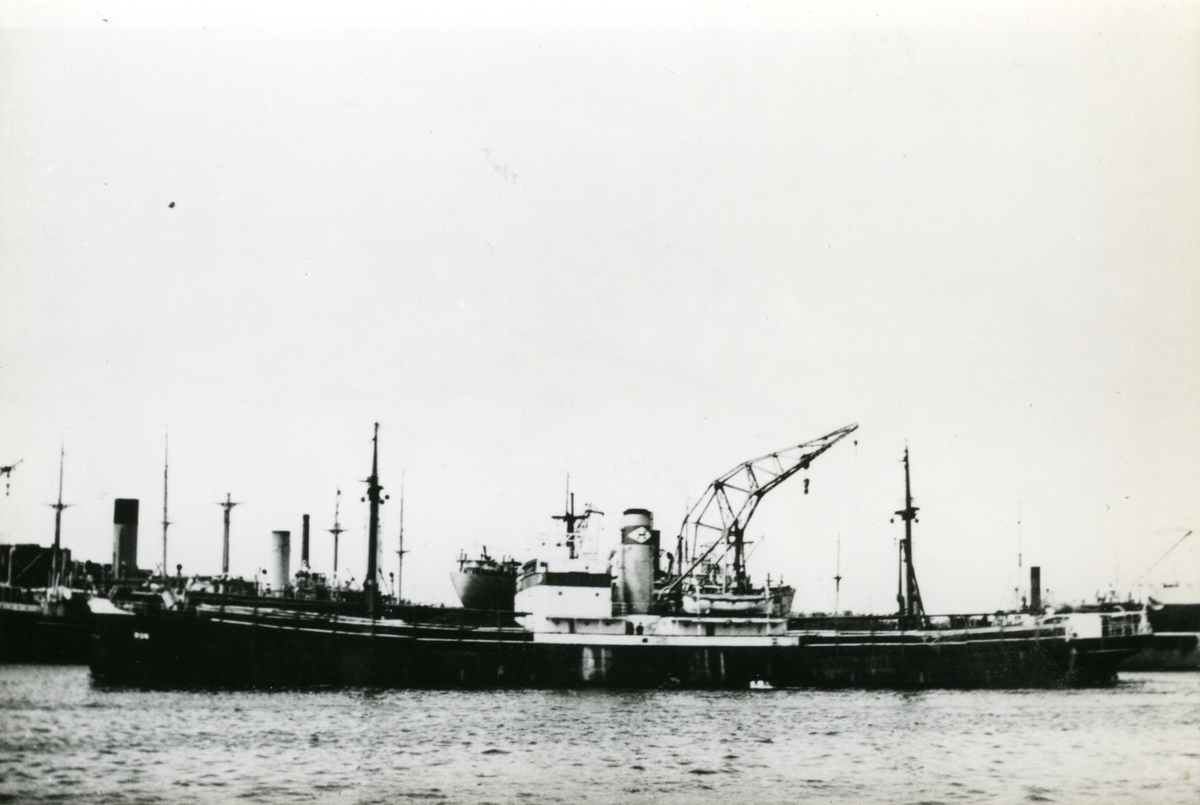 Ägare:/1916-52/: N.V. Houtvaart. Hemort: Rotterdam.