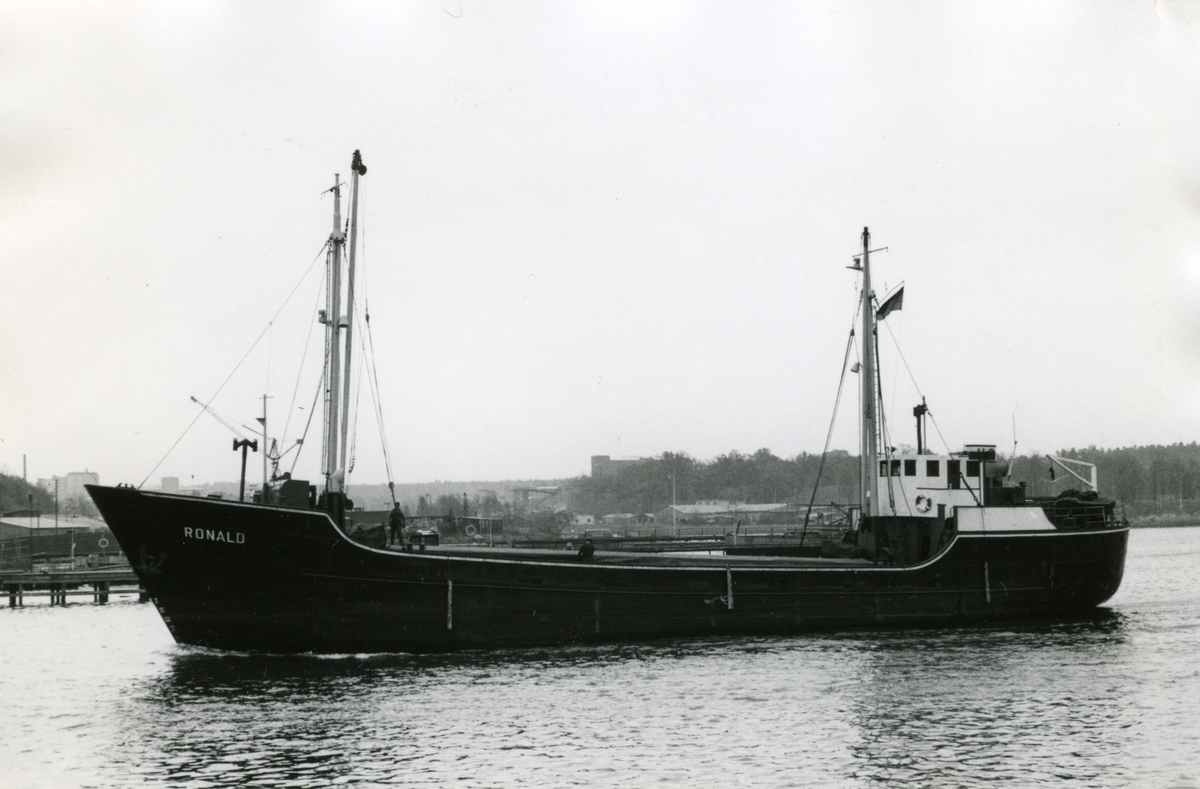 Ägare:/1955-61/: Hans Suhr. Hemort: Osten.