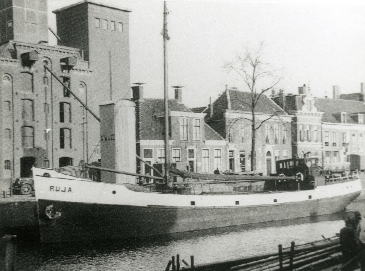 Ägare:/1932-54/: P.H. Fekkes. Hemort: Groningen.