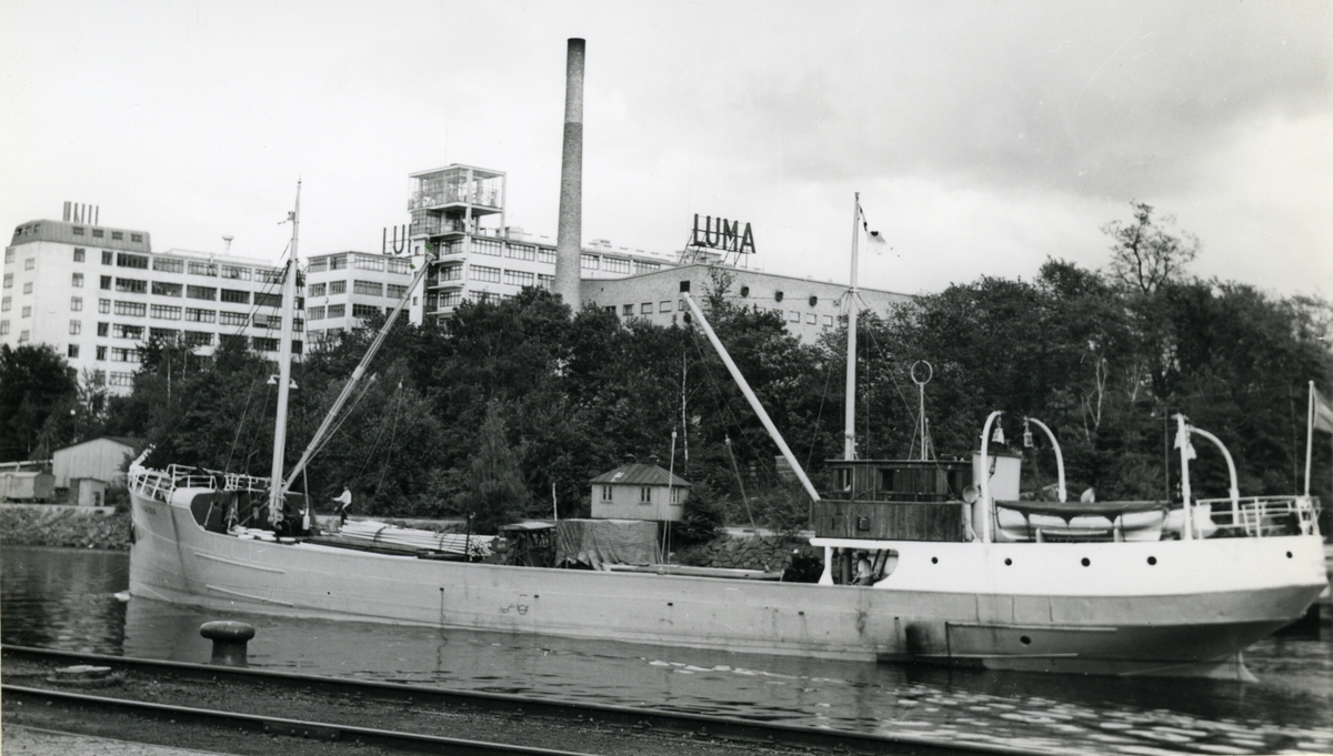 Ägare:/1952-57/: ett partrederi, Huvudredare: Axel Danielsson. Hemort: Skärhamn.