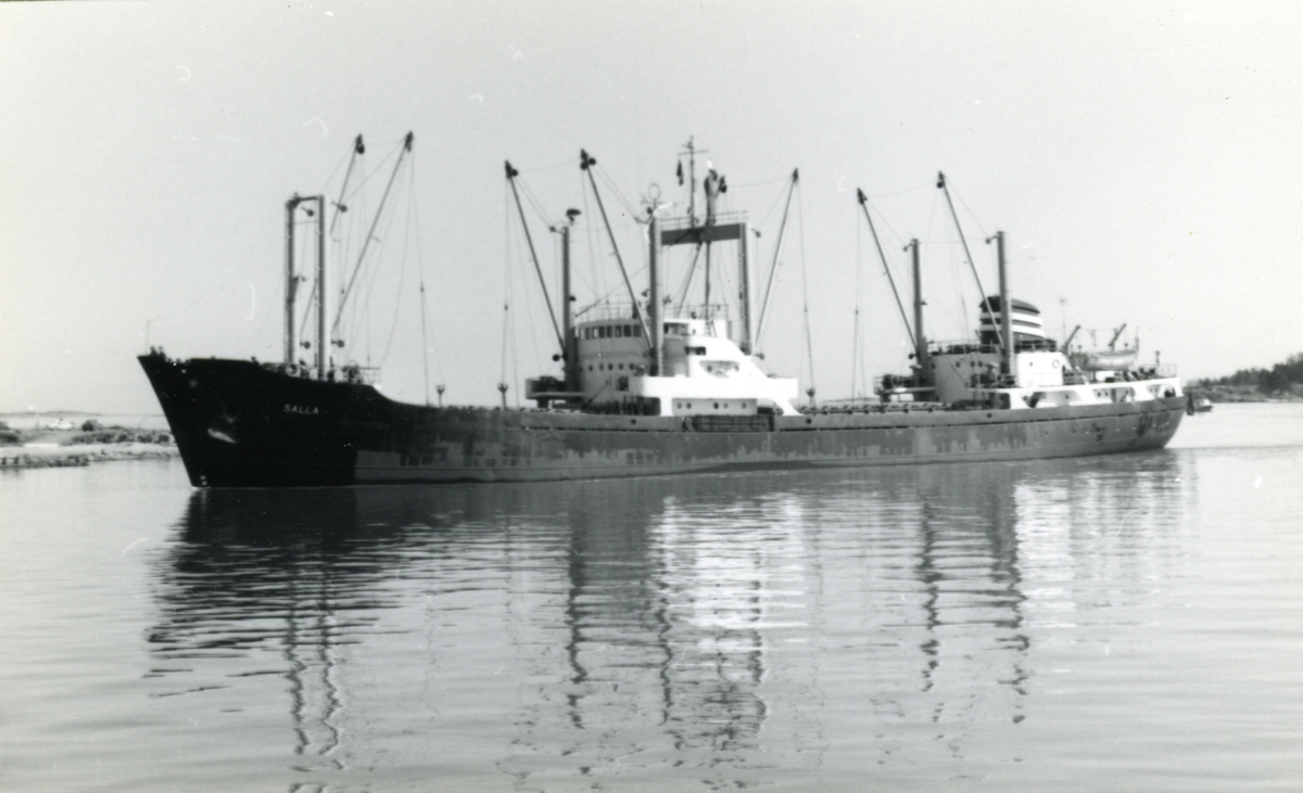 Ägare:/1957-74/: Finska Ångfartygs AB. Hemort: Helsingfors.