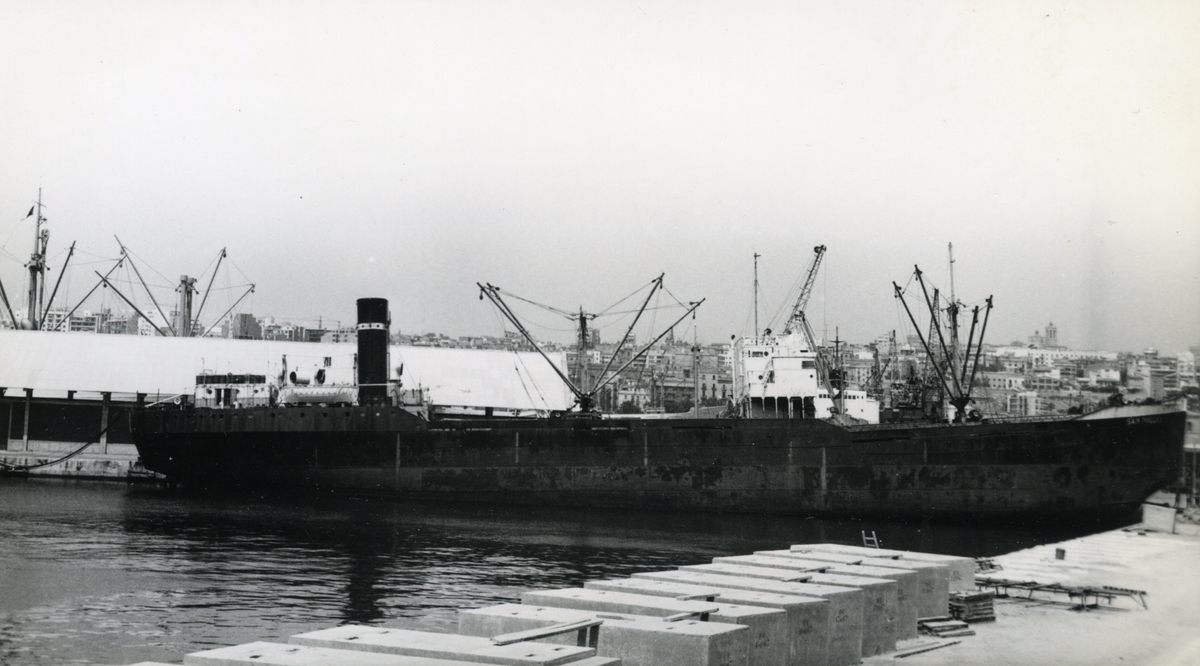 Ägare:/1965-67/: Altair Marine Corp. Hemort: Monrovia.