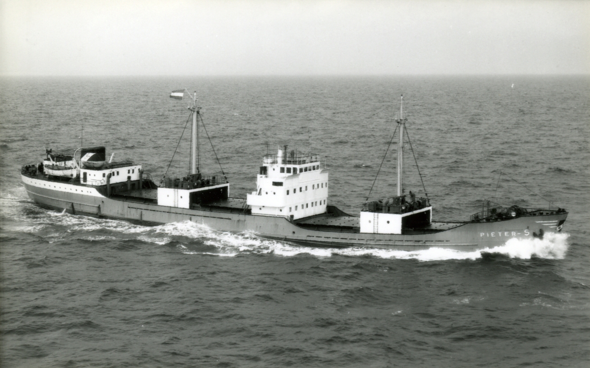 Ägare:/1954-66/: N.V. Rotterdamsche Kolen Centrale. Hemort: Rotterdam.