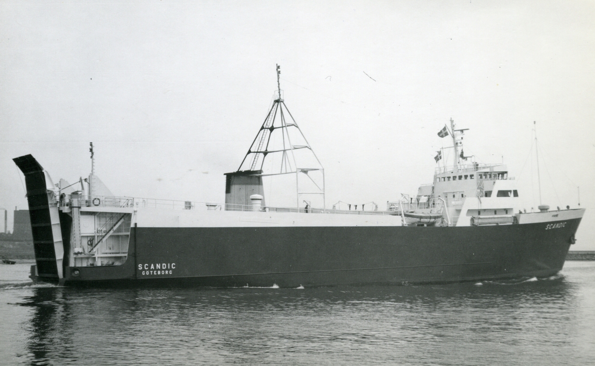 Ägare:/1968-76/: Rederi AB Transatlantic. Hemort: Göteborg.