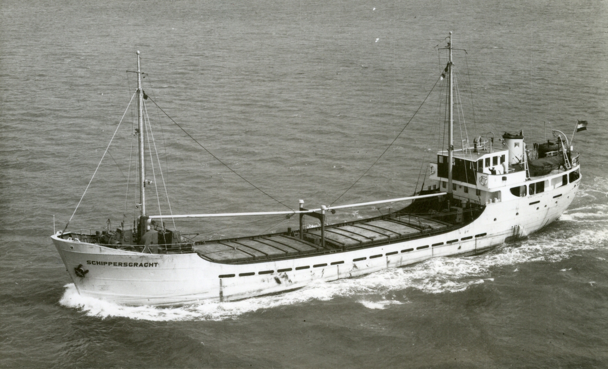 Ägare:/1951-61/: C.V. "Björndal", C.V. Hanmar & N.V. Ansyma. Hemort: Amsterdam.