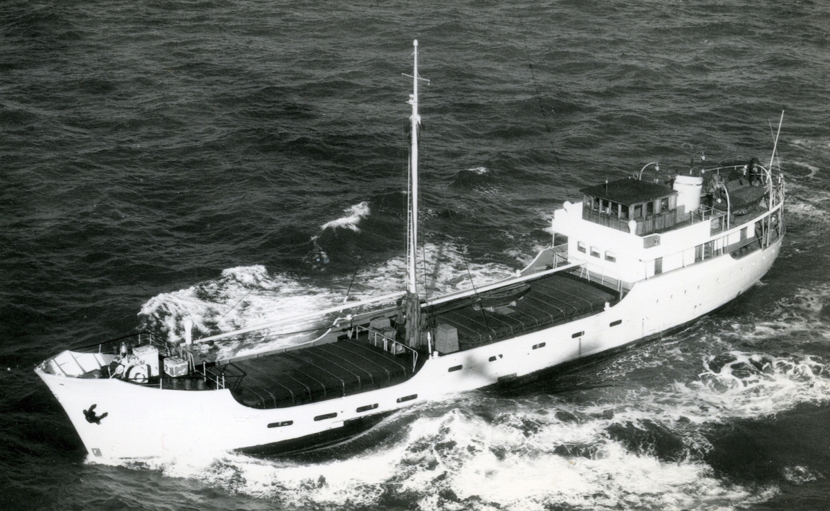 Ägare:/1953-73/: J. Kajuiter. Hemort: Groningen.
