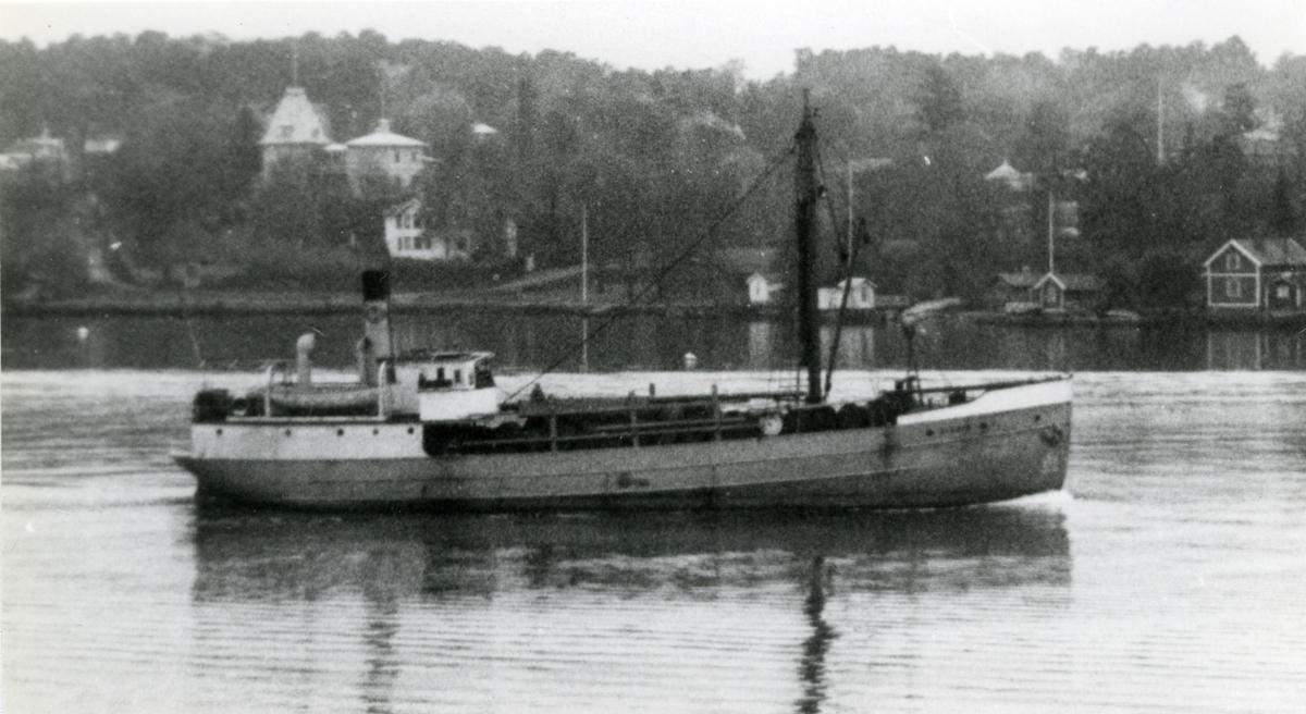Ägare:/1928-45/: ett partrederi, Huvudredare: E.H. Edman. Hemort: Marstrand.