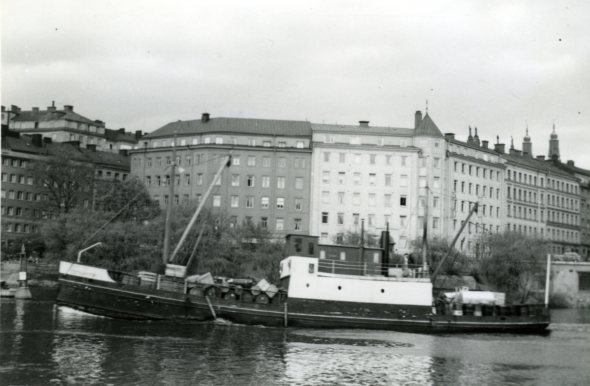 Ägare:/1950-52/: Otto Magnuson. Hemort: Stockholm.
