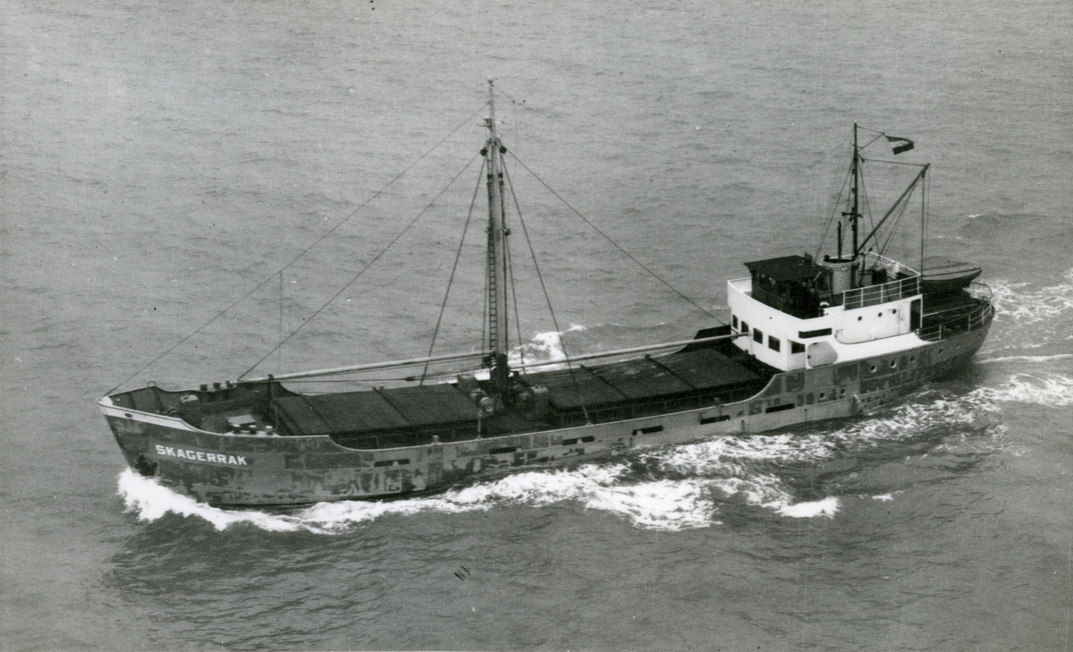 Ägare:/1950-63/: Rederij M/S Skagerrak. Hemort: Delfzijl.