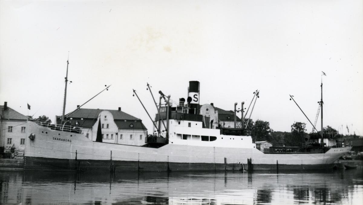 Ägare:/1915-54/: Stockholms Rederi AB Svea. Hemort: Stockholm.