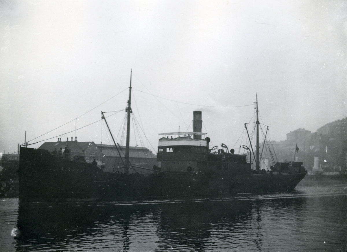 Ägare:/1920-24/: A/S Ambra. Hemort: Drammen, /1924-29/: samma bolag. Hemort: Oslo.